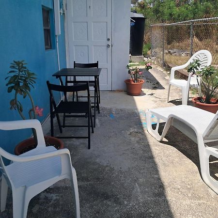Michand Guest Apartments- Cozy One Or Two Bedroom- 5 Walk Minutes From Airport 10 Mins Drive To Oistins Or Beach Christ Church Dış mekan fotoğraf