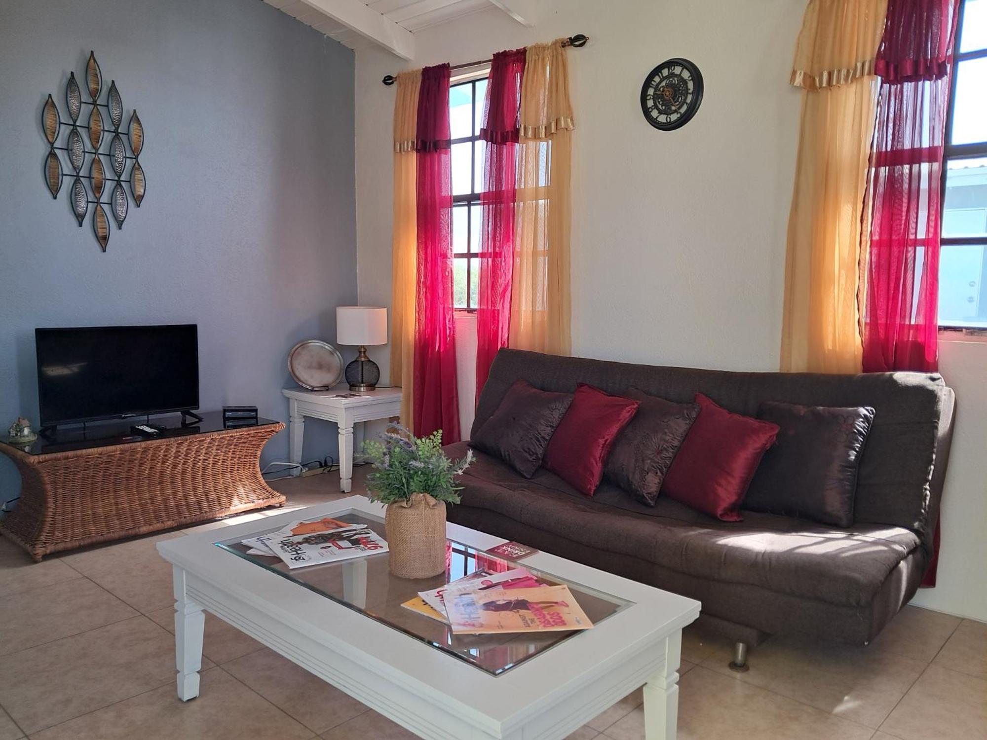 Michand Guest Apartments- Cozy One Or Two Bedroom- 5 Walk Minutes From Airport 10 Mins Drive To Oistins Or Beach Christ Church Dış mekan fotoğraf